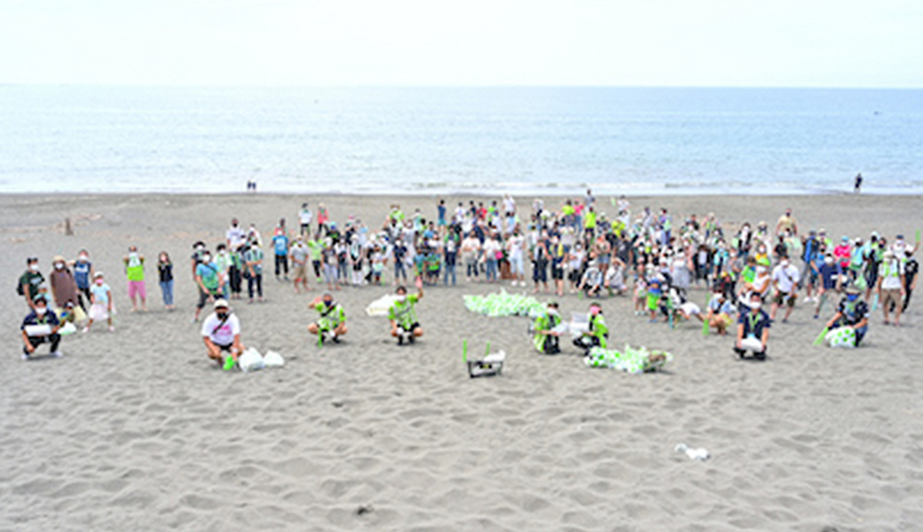 湘南ベルマーレ真夏のキックベース大会にて、[場外LTO]茅ヶ崎海岸ごみ拾い＆キングベルアート制作 レポート