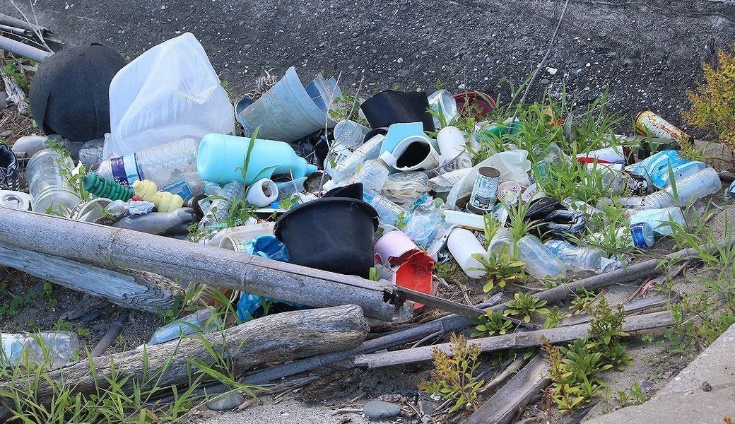 西の浜クリーンアップ活動　ブルーサンタ レポート