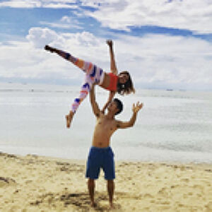 acroyoganagoya.jpプロフィール