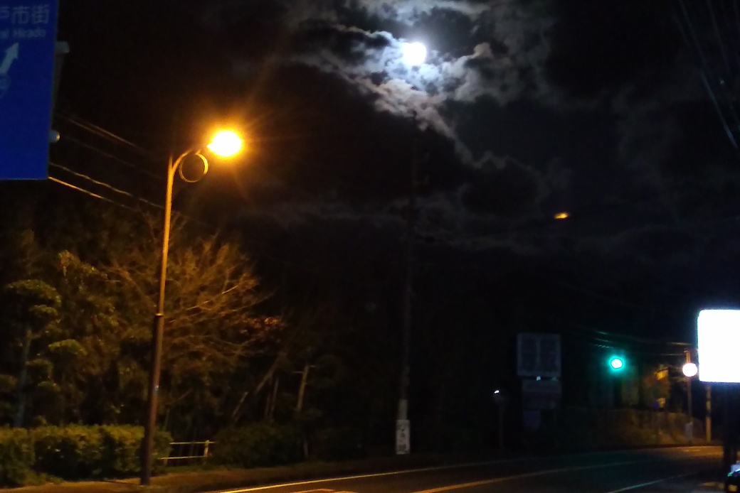 満月明るく アイキャッチ