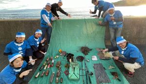 愛する海を美しく！！ブルーサンタになって海中ゴミ拾 ... アイキャッチ
