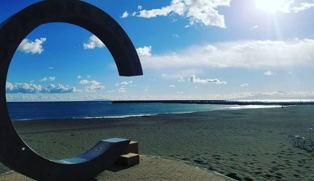 青い地球を守ろう！！ビーチクリーンヨガ アイキャッチ