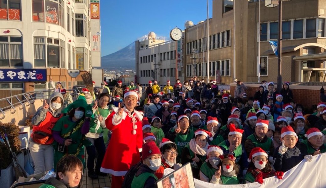 第５２回ＪＲ富士駅街頭清掃＆全国一斉「クリスマスごみ拾い」 レポート