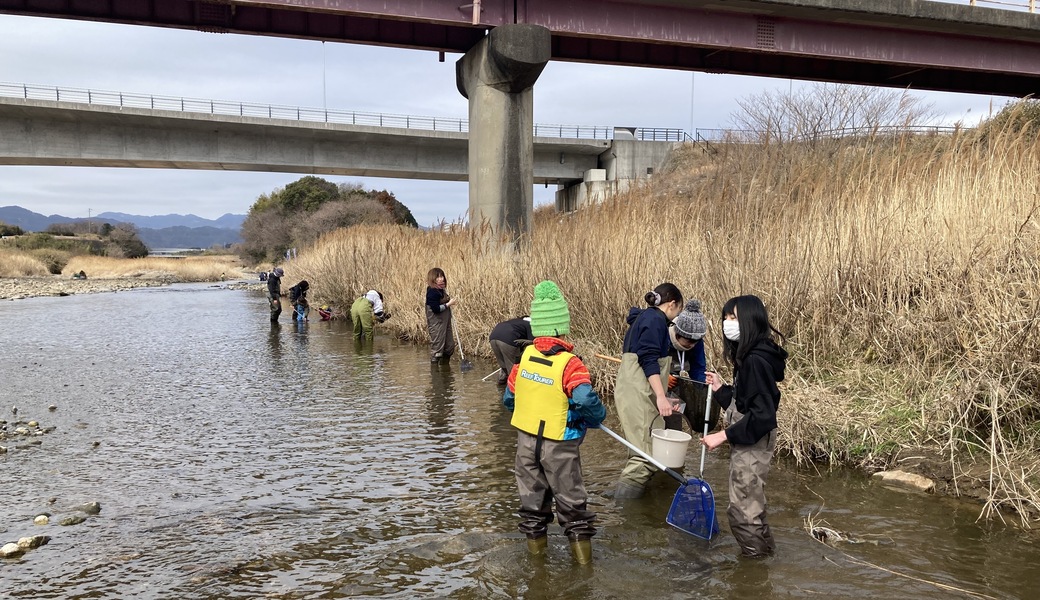 鈴鹿川探検隊～冬の川の生き物を調べてみよう！～ アイキャッチ
