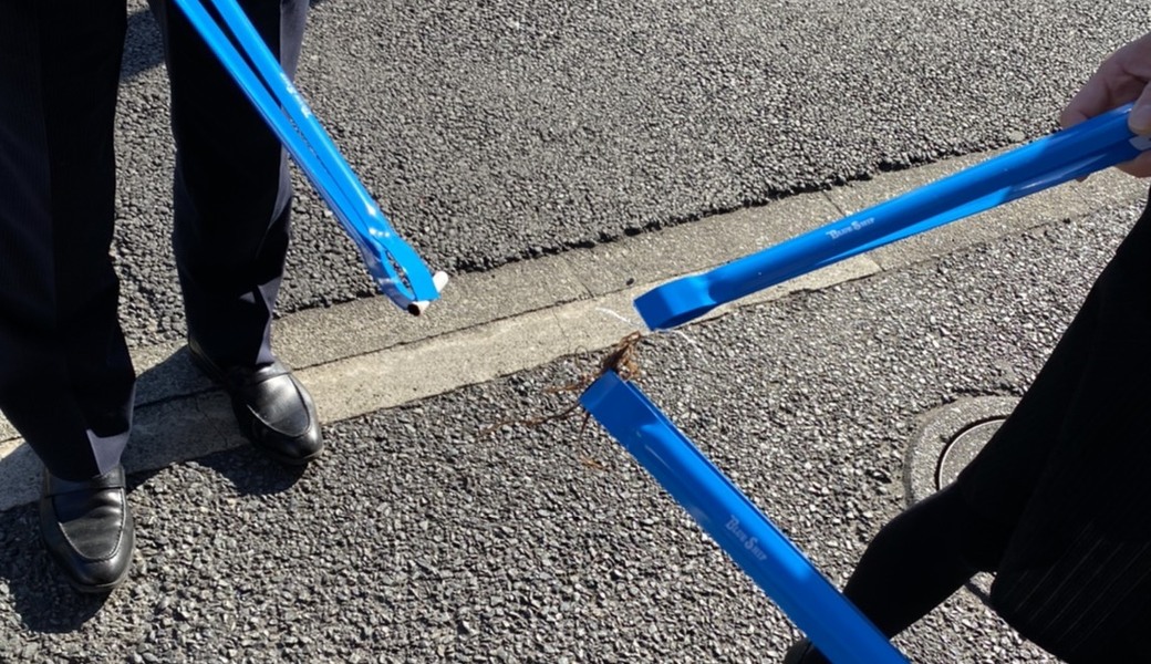 社員ゴミ拾い アイキャッチ