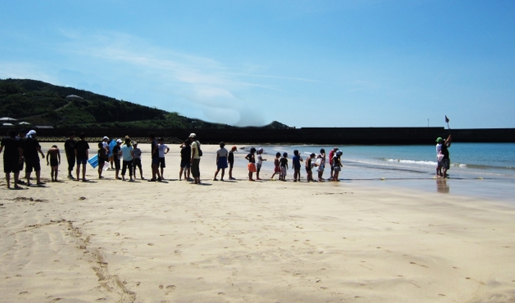 開運ゴミ拾いツアーチャリティ　地引網　片瀬江の島海岸 レポート