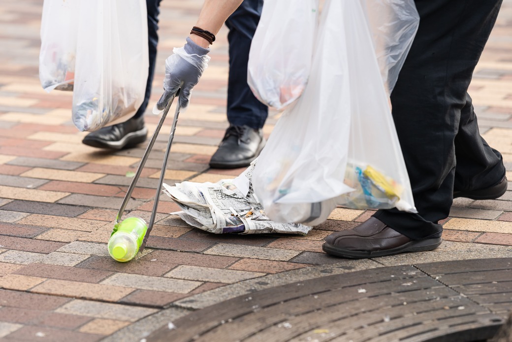 オフィス周辺でゴミ拾いを行いました。 アイキャッチ