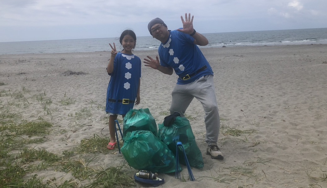 ブルーサンタになってアカウミガメの産卵場をきれいにしよう！ レポート
