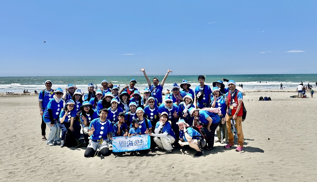 由比ヶ浜海岸でBLUE SANTAビーチクリーン レポート
